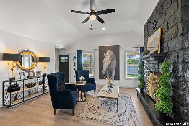411 Emerald Loop Fredericksburg, TX 78624