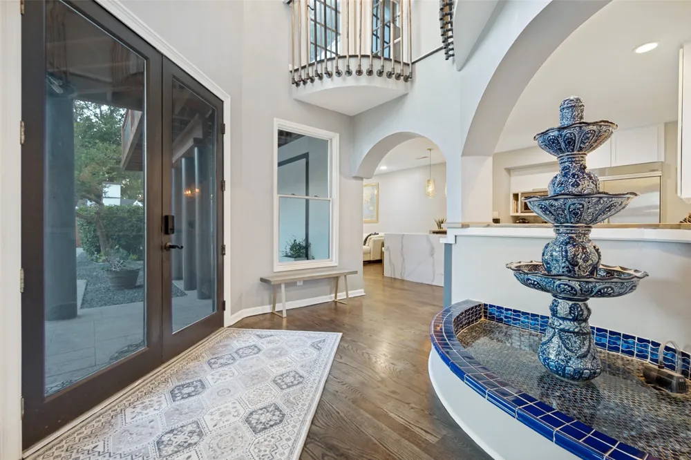 5318 Denton Drive Dallas, TX 75235