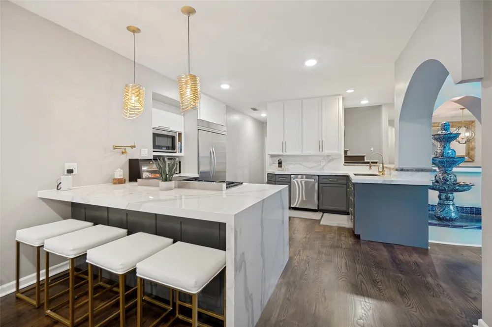 5318 Denton Drive Dallas, TX 75235