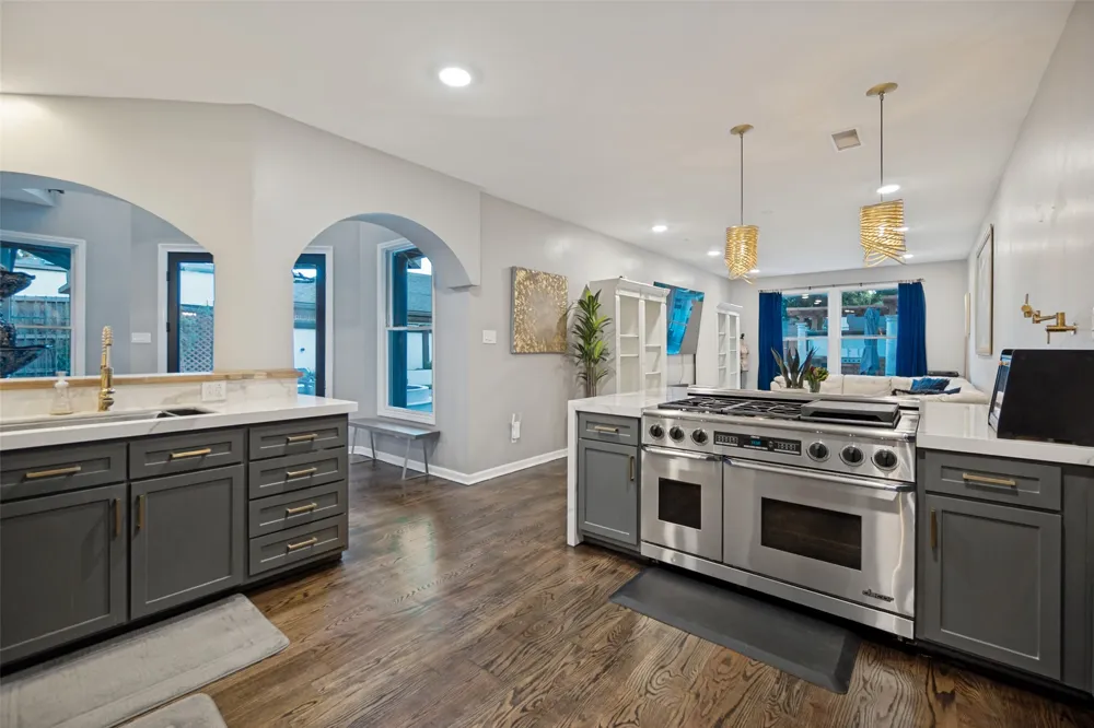 5318 Denton Drive Dallas, TX 75235