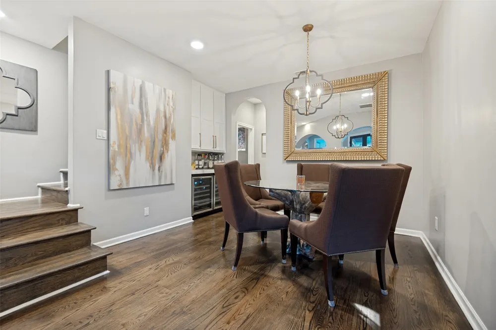 5318 Denton Drive Dallas, TX 75235