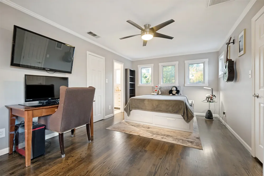5318 Denton Drive Dallas, TX 75235