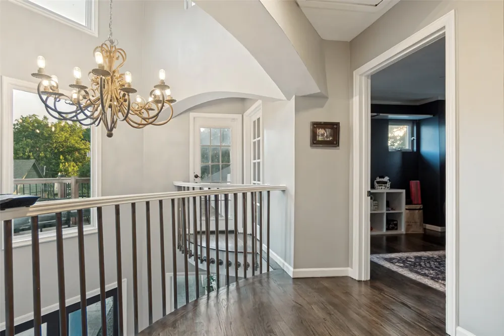 5318 Denton Drive Dallas, TX 75235