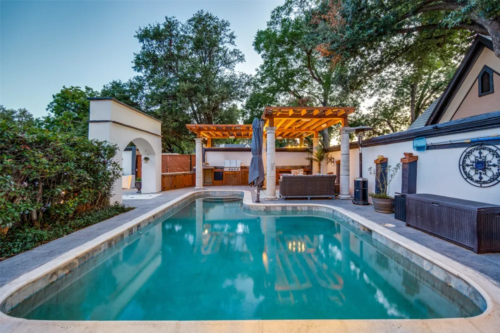 5318 Denton Drive Dallas, TX 75235