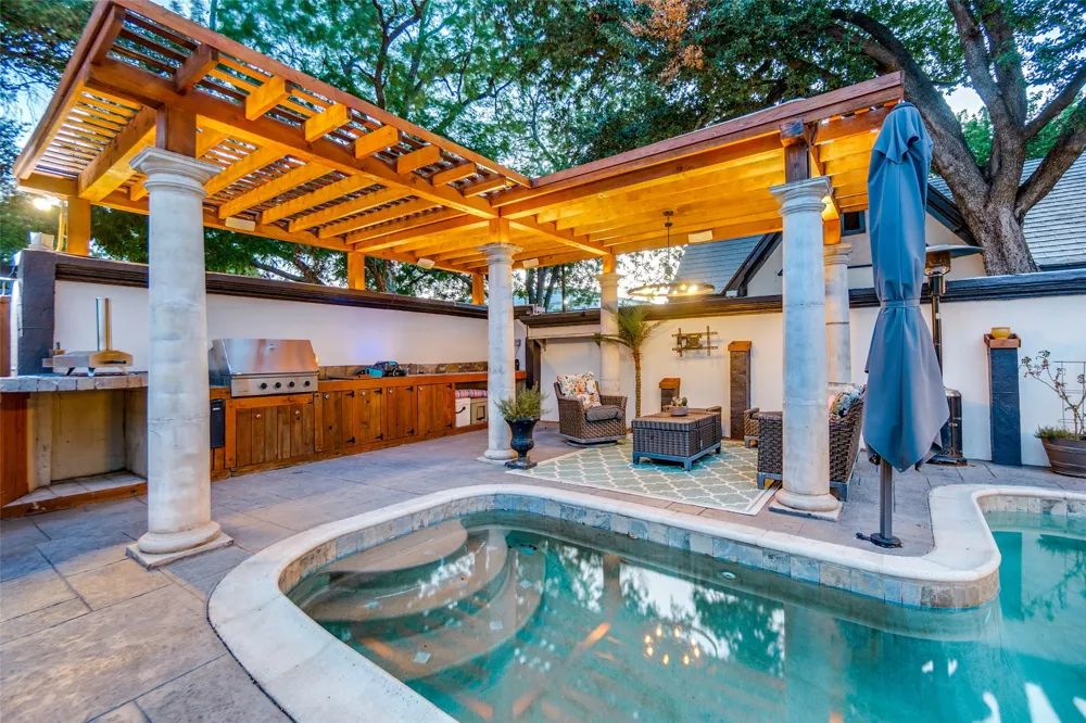 5318 Denton Drive Dallas, TX 75235