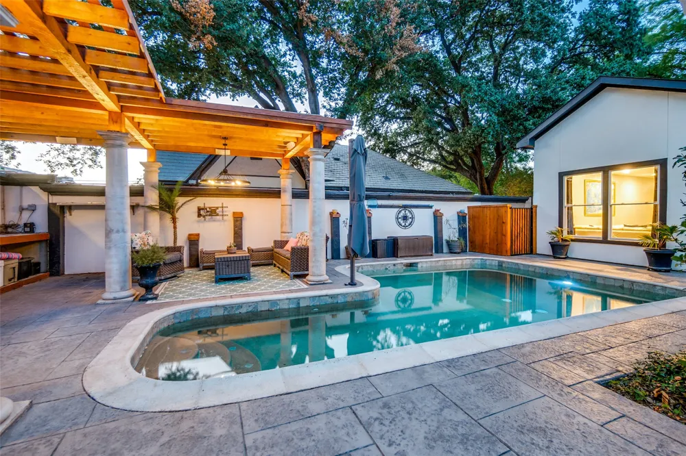 5318 Denton Drive Dallas, TX 75235