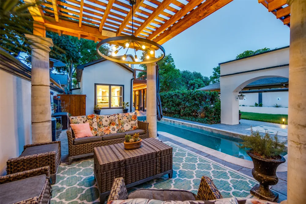 5318 Denton Drive Dallas, TX 75235