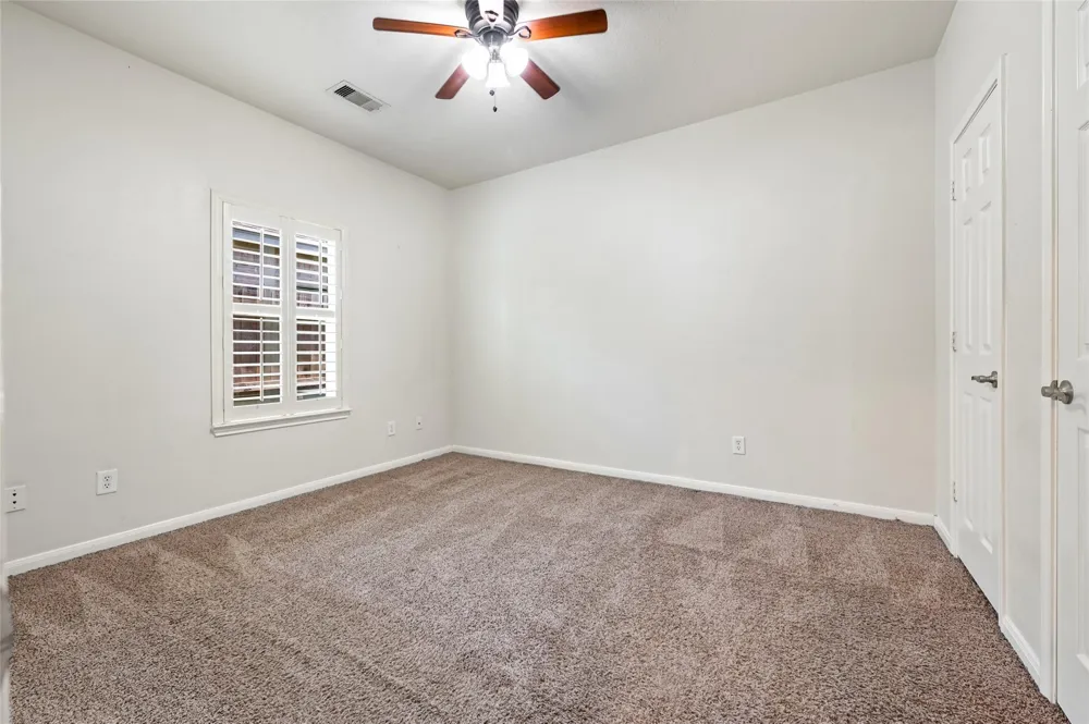8618 E Highlands Crossing Highlands, TX 77562