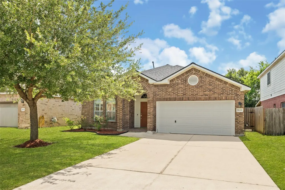 8618 E Highlands Crossing Highlands, TX 77562