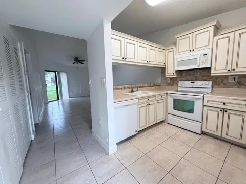 9919 Nob Hill Court #9919