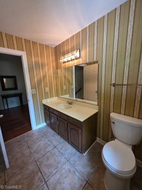2385 River Run Drive Lewisville, NC 27023
