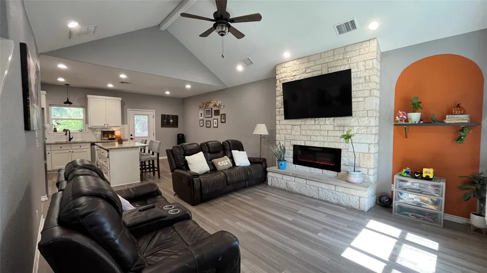 206 Beckham Street W Sulphur Springs, TX 75482