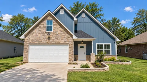 206 Beckham Street W
