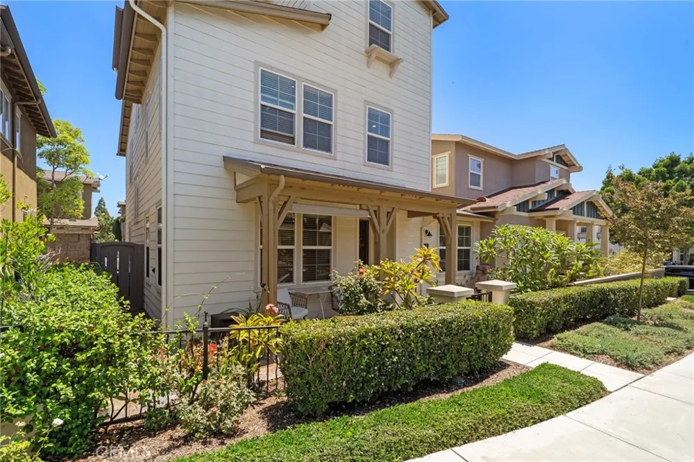 221 Landmark Tustin, CA 92782
