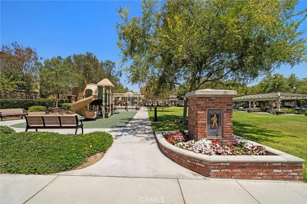 221 Landmark Tustin, CA 92782
