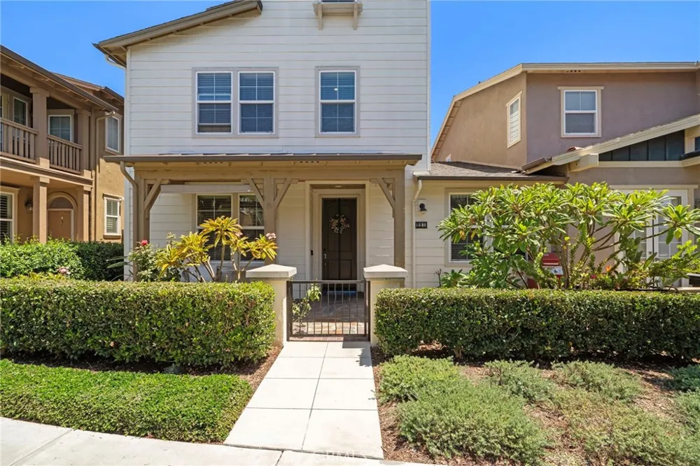 221 Landmark Tustin, CA 92782