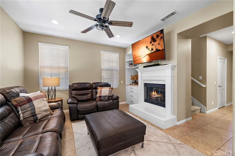 221 Landmark Tustin, CA 92782