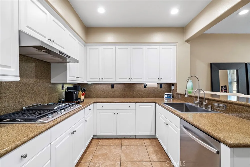 221 Landmark Tustin, CA 92782