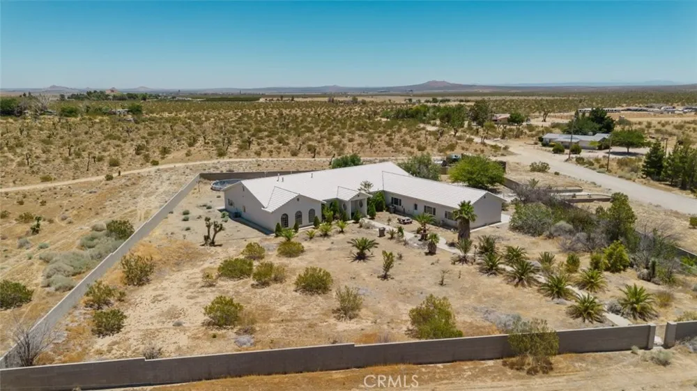 4463 Cloud 9 Mojave, CA 93501