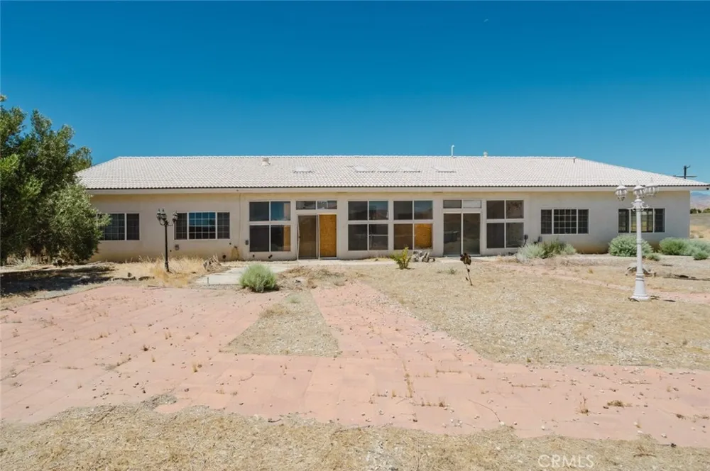 4463 Cloud 9 Mojave, CA 93501