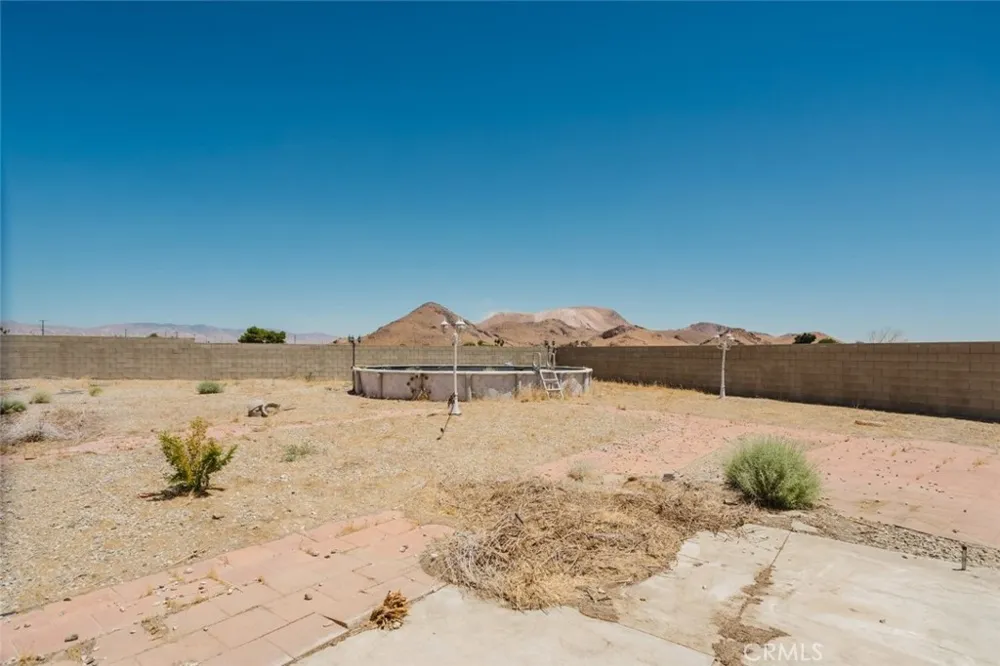 4463 Cloud 9 Mojave, CA 93501