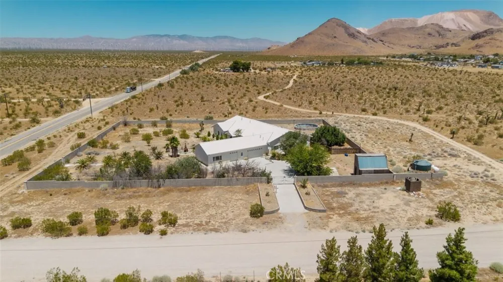 4463 Cloud 9 Mojave, CA 93501