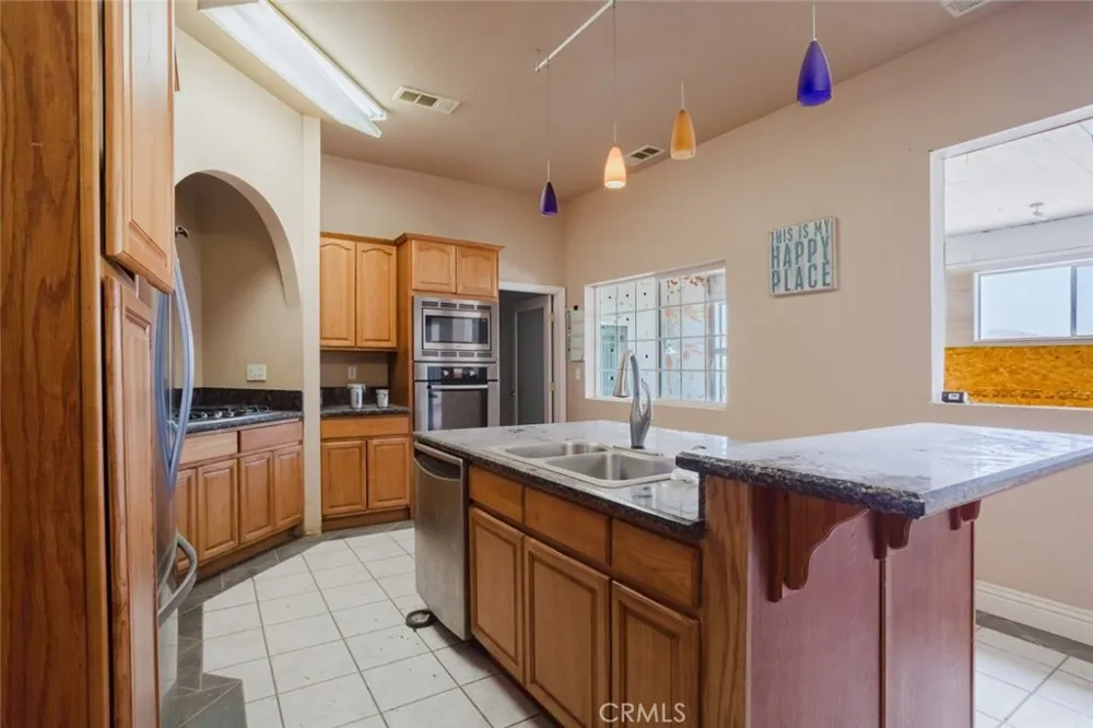 4463 Cloud 9 Mojave, CA 93501