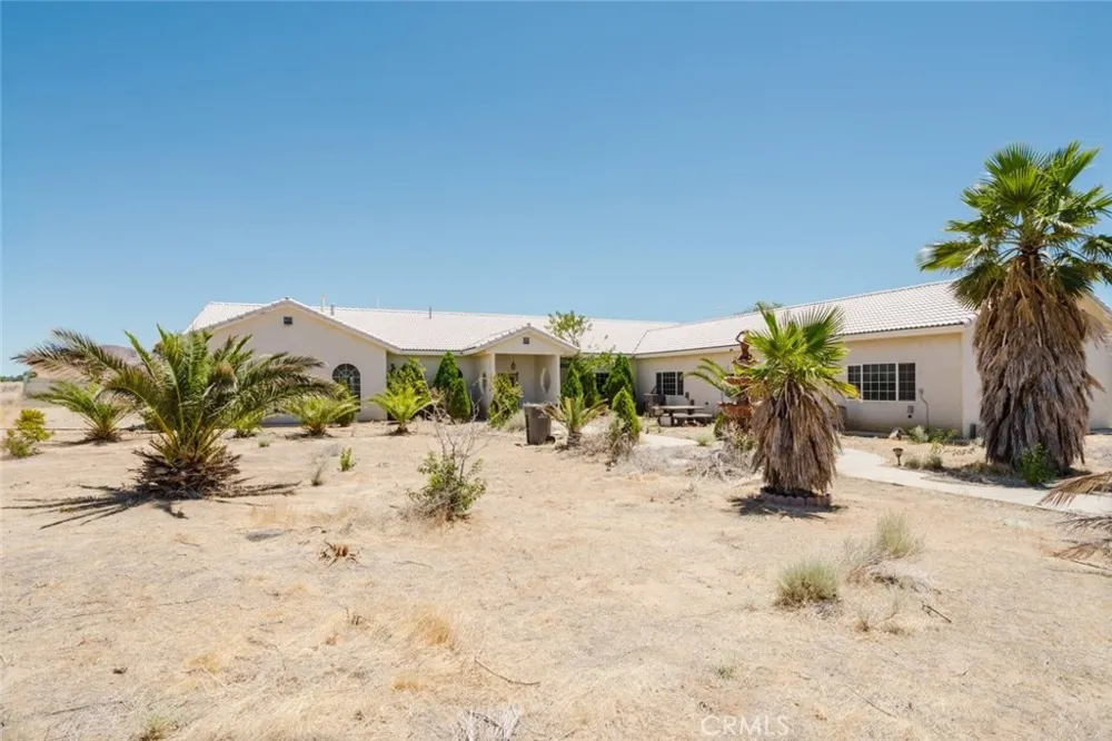4463 Cloud 9 Mojave, CA 93501