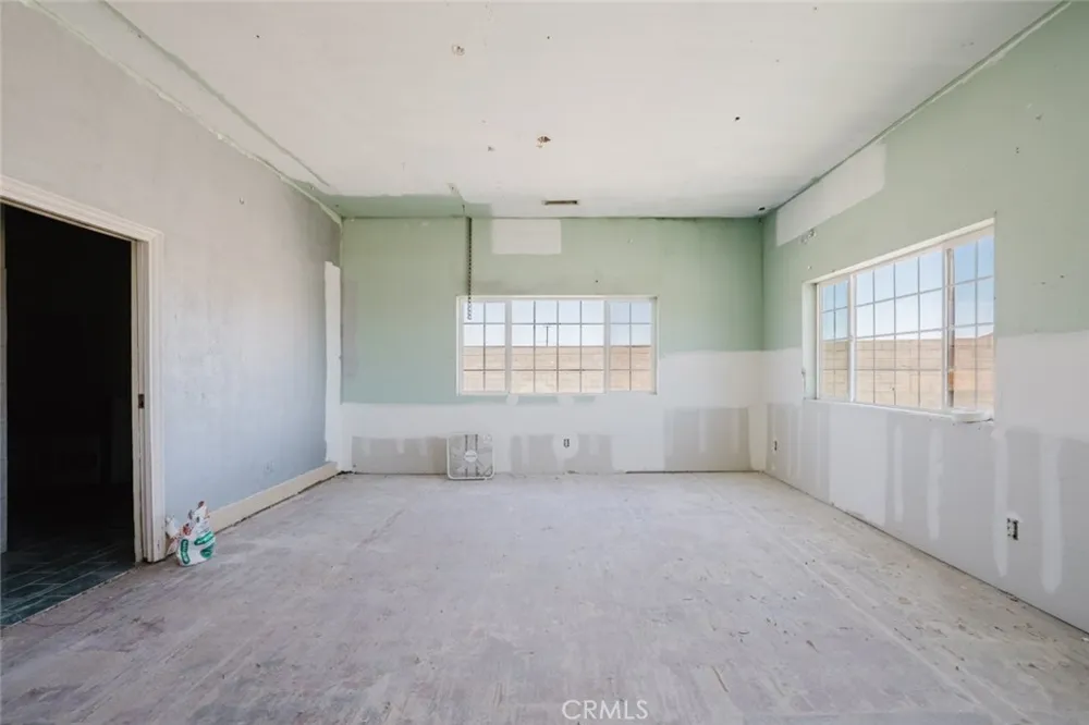 4463 Cloud 9 Mojave, CA 93501