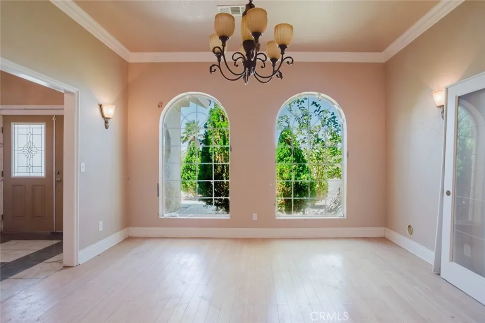 4463 Cloud 9 Mojave, CA 93501