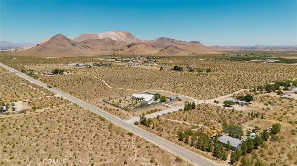 4463 Cloud 9 Mojave, CA 93501