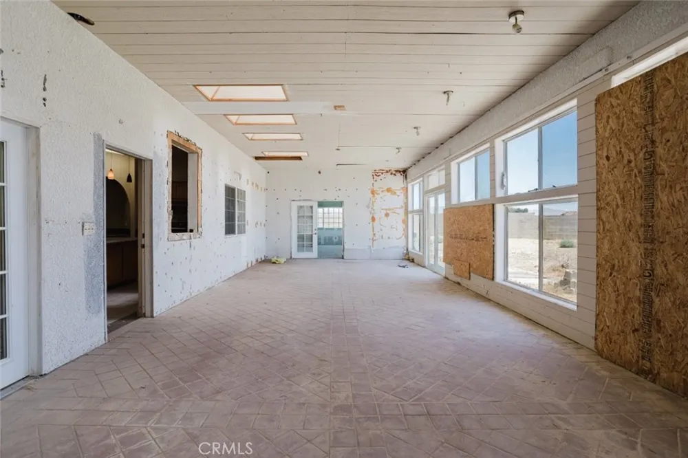 4463 Cloud 9 Mojave, CA 93501