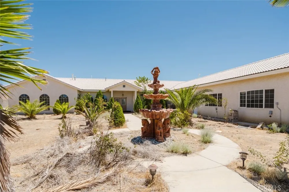 4463 Cloud 9 Mojave, CA 93501