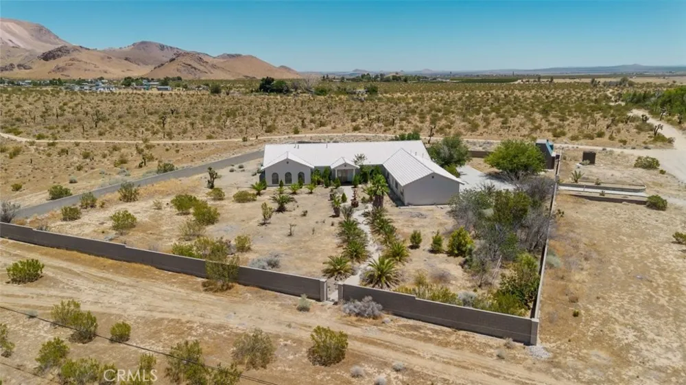 4463 Cloud 9 Mojave, CA 93501