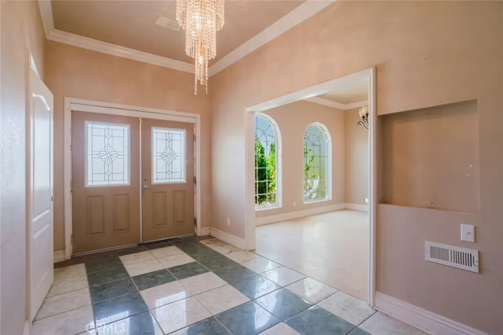 4463 Cloud 9 Mojave, CA 93501