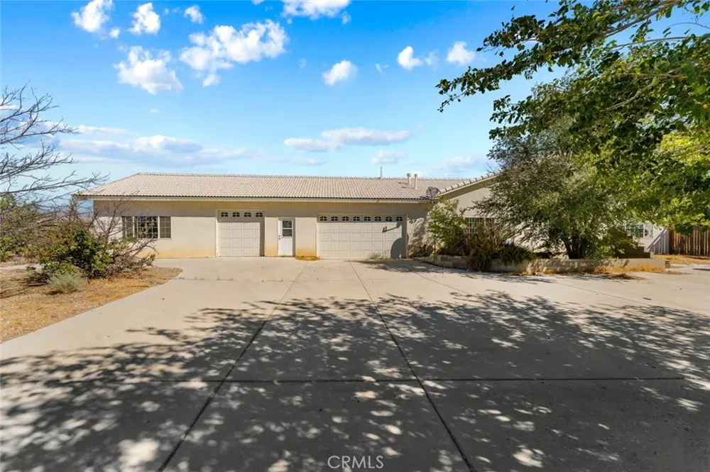 4463 Cloud 9 Mojave, CA 93501