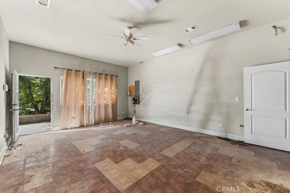 4463 Cloud 9 Mojave, CA 93501