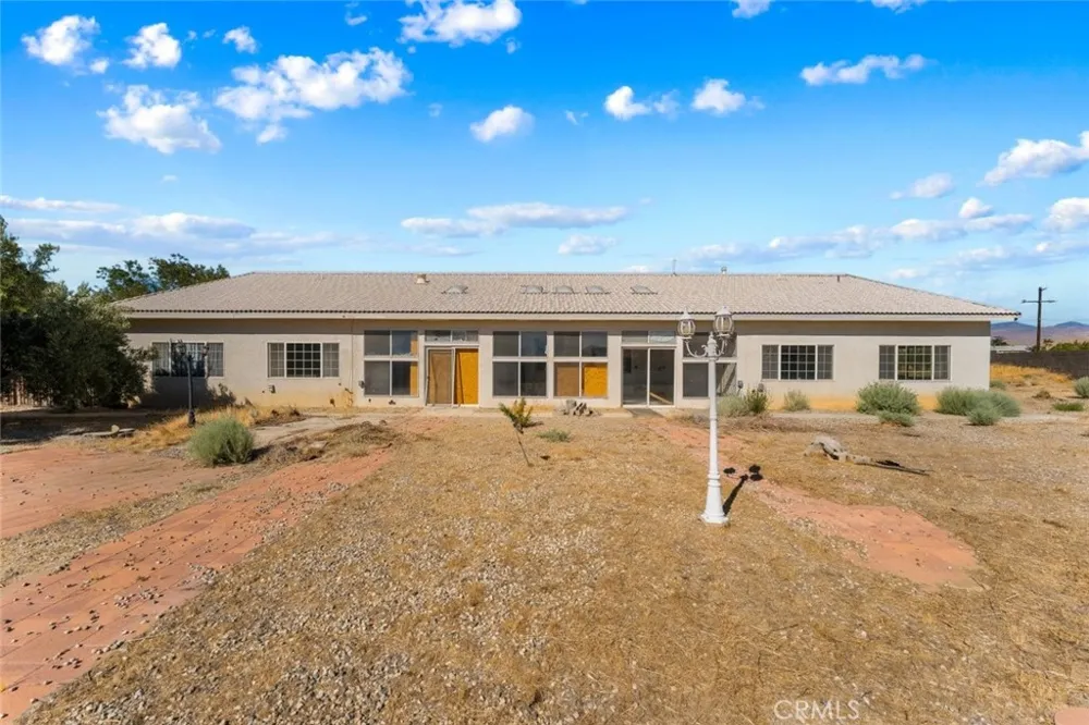 4463 Cloud 9 Mojave, CA 93501
