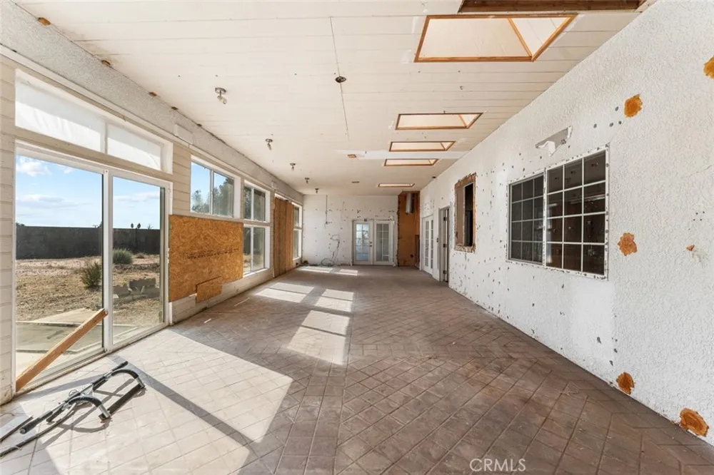 4463 Cloud 9 Mojave, CA 93501