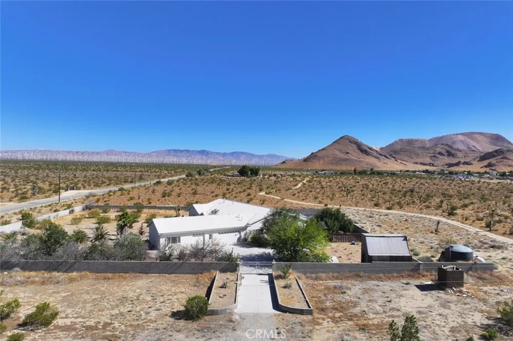 4463 Cloud 9 Mojave, CA 93501