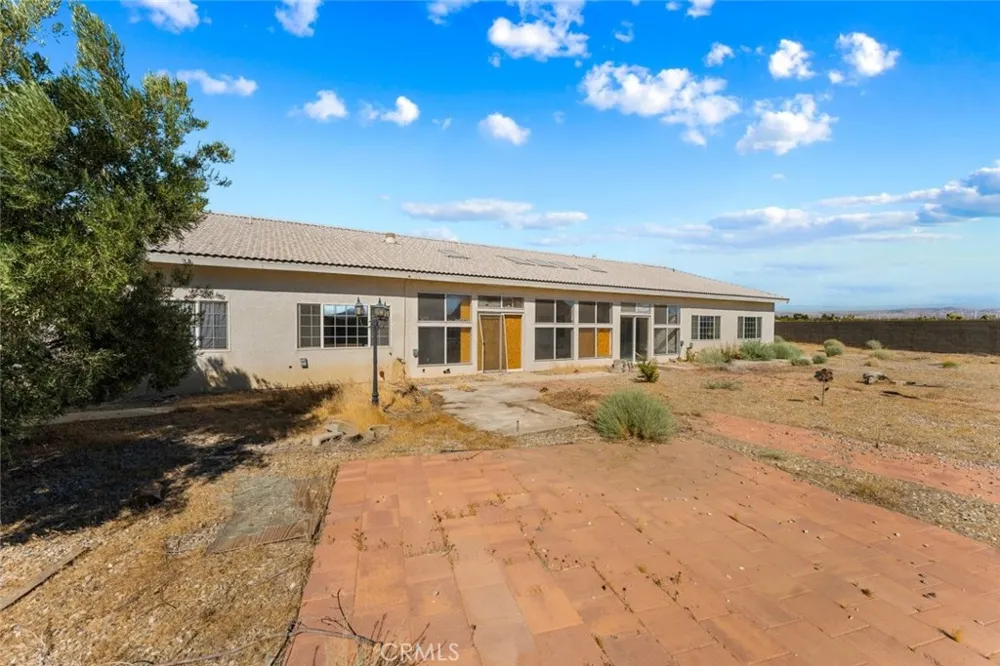 4463 Cloud 9 Mojave, CA 93501
