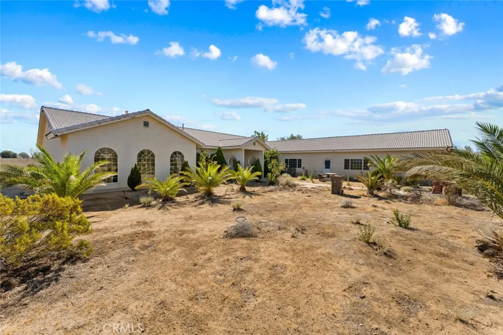 4463 Cloud 9 Mojave, CA 93501
