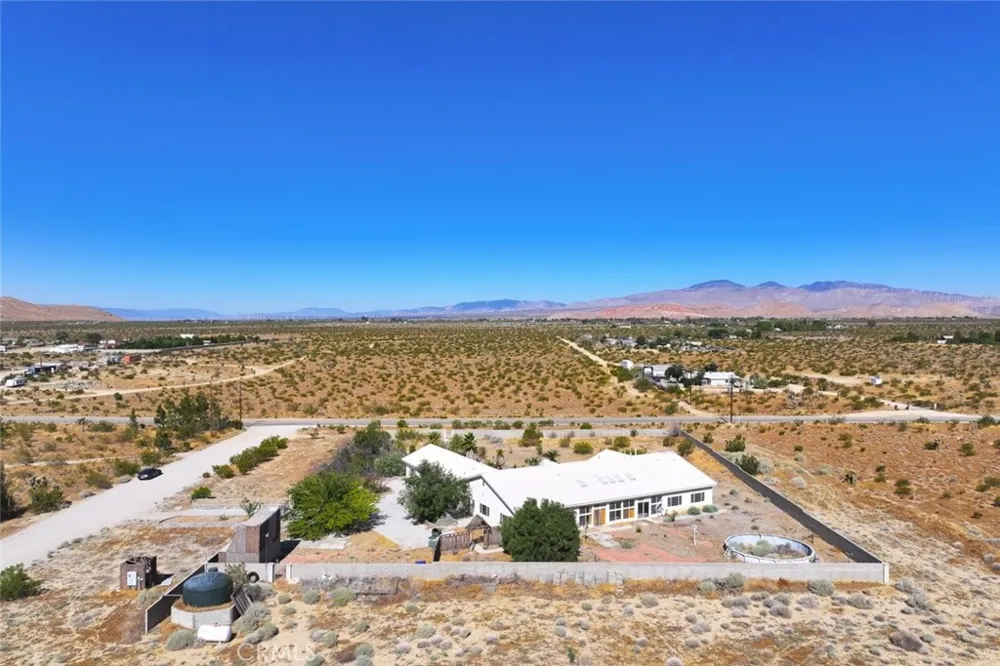 4463 Cloud 9 Mojave, CA 93501
