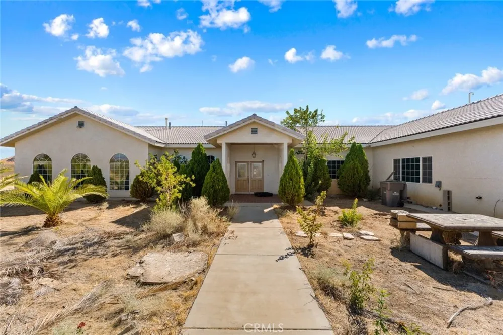 4463 Cloud 9 Mojave, CA 93501