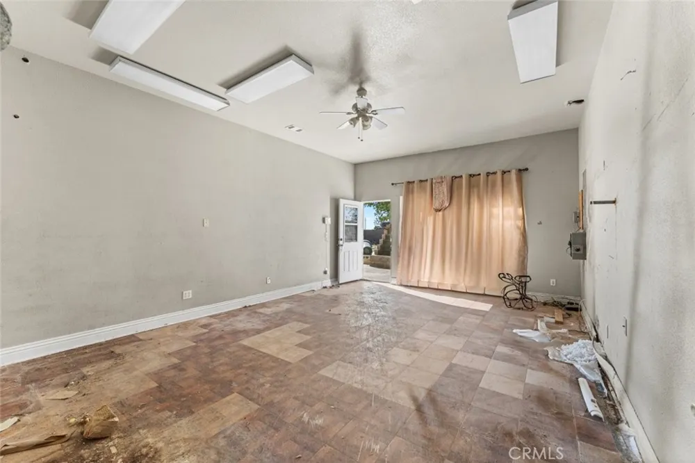 4463 Cloud 9 Mojave, CA 93501