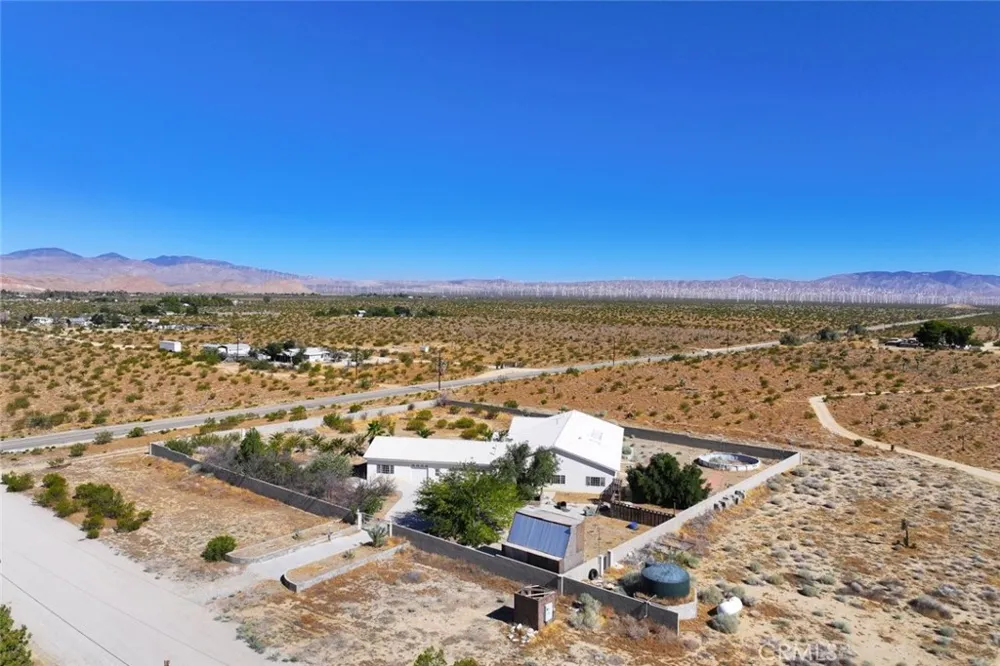 4463 Cloud 9 Mojave, CA 93501
