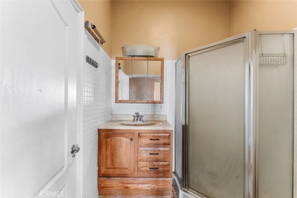 4463 Cloud 9 Mojave, CA 93501