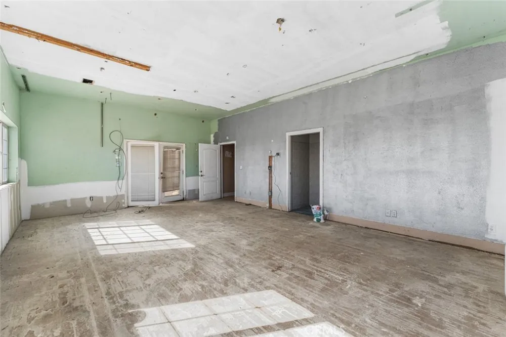 4463 Cloud 9 Mojave, CA 93501
