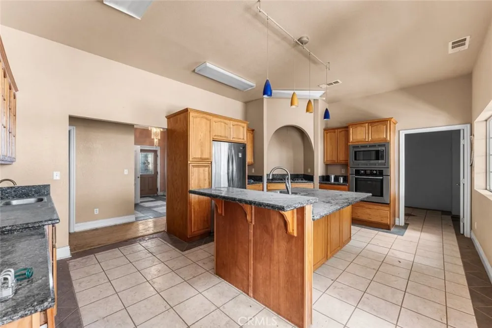 4463 Cloud 9 Mojave, CA 93501