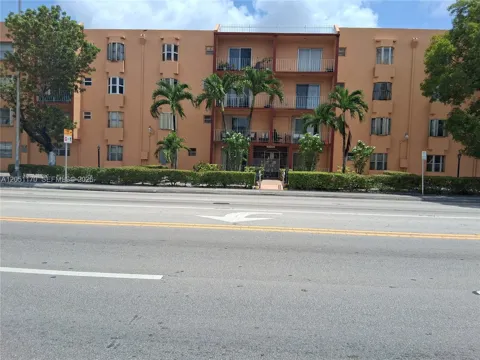 6200 W Flagler St #305